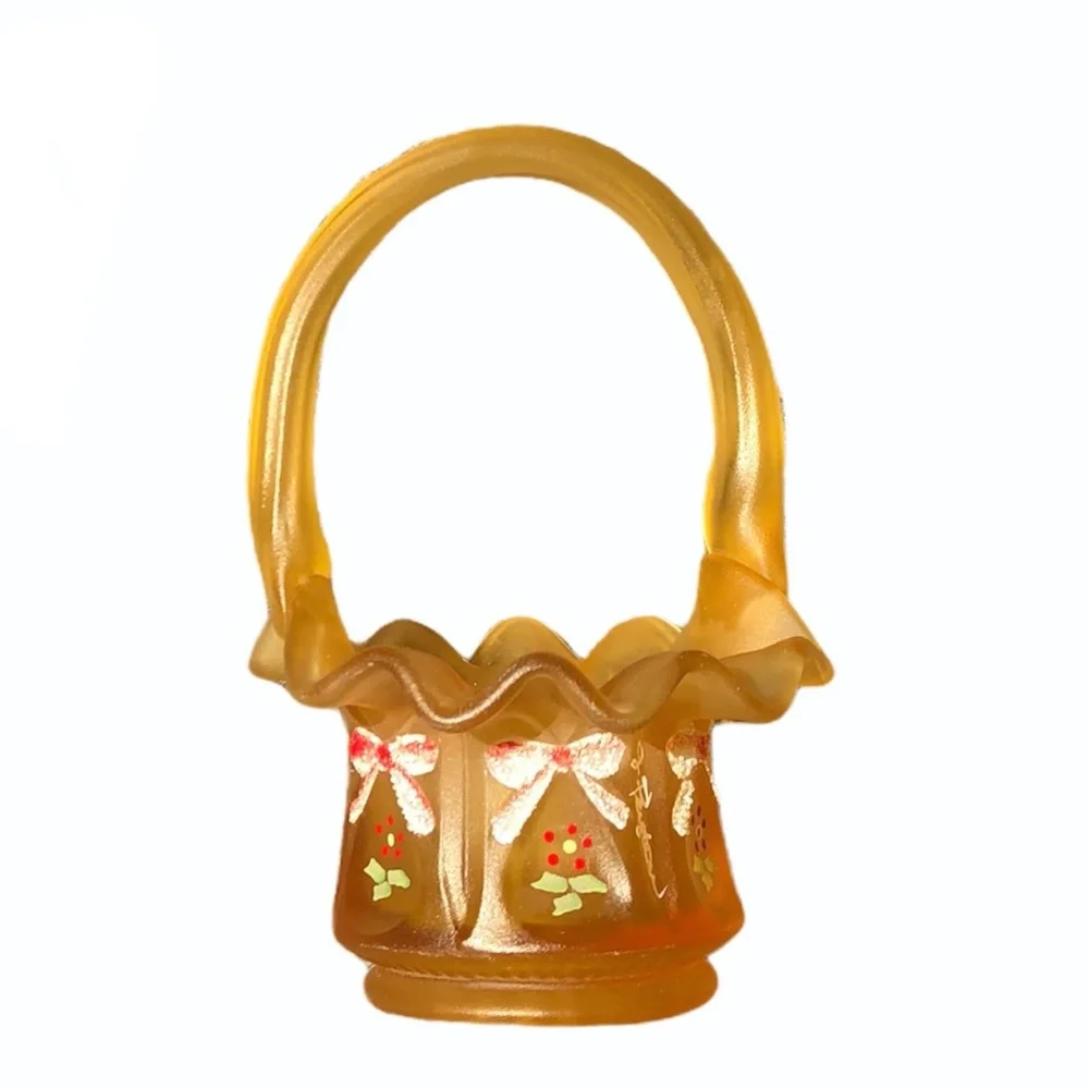 VINTAGE FENTON AMBER GLASS CHRISTMAS BOWS & HOLLY MINI BASKET